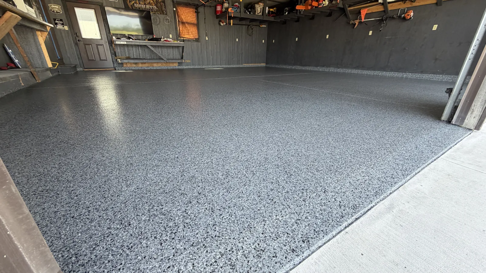 Concrete floor coatings from Comer & Cross, serving Crystal Lake, IL